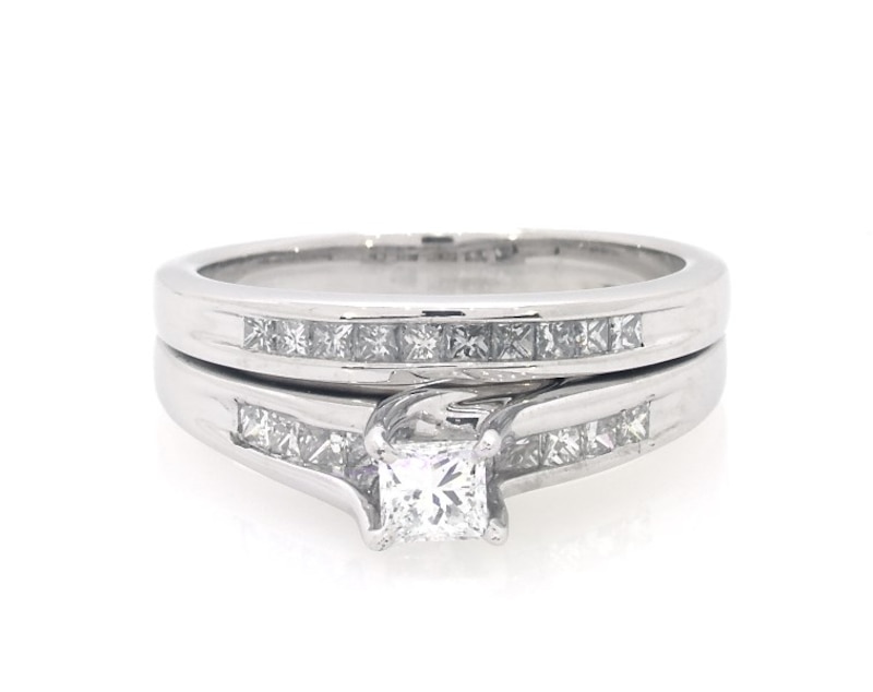 Main Image 1 of Previously Owned Princess-Cut Diamond Bridal Set 7/8 ct tw 14K White Gold Size 9.25