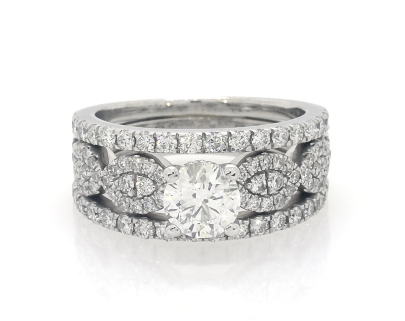 Main Image 1 of Previously Owned Round-Cut Diamond Bridal Set 1-1/2 ct tw 14K White Gold Size 5.75