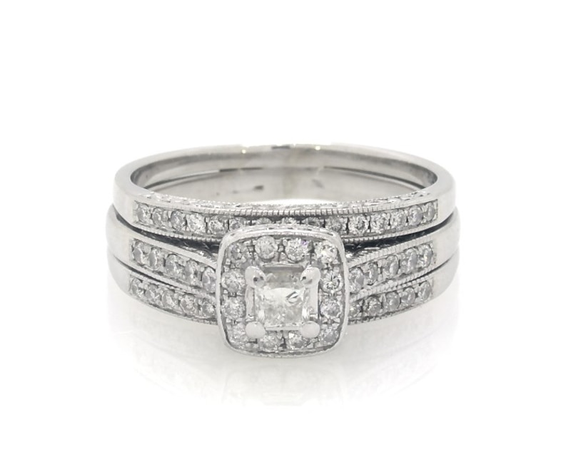 Main Image 1 of Previously Owned Princess-Cut Diamond Halo Bridal Set 5/8 ct tw 14K White Gold Size 8.5