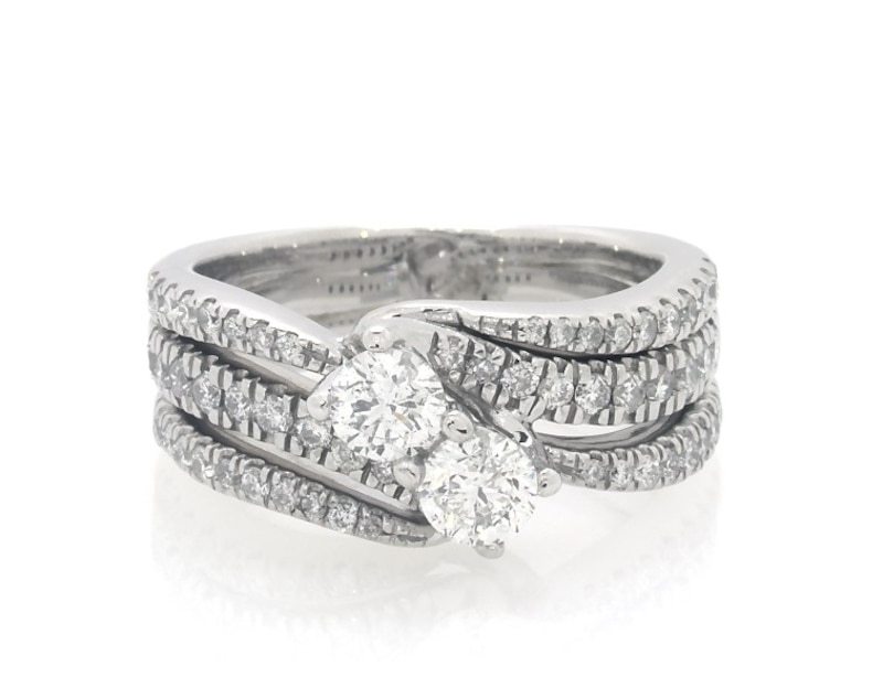 Main Image 1 of Previously Owned Ever Us Round-Cut Diamond Two-Stone Bridal Set 7/8 ct tw 14K White Gold Size 5.5