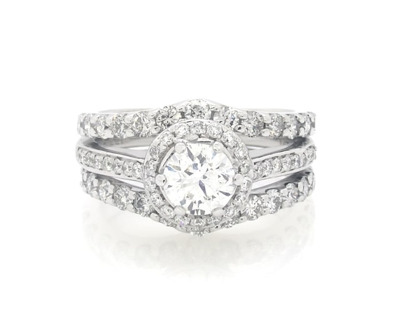 Previously Owned Round-Cut Diamond Halo Bridal Set 1-7/8 ct tw 14K White Gold Size 5.5