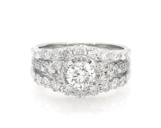 Previously Owned Round-Cut Diamond Halo Bridal Set 2 ct tw 14K White Gold Size 7.5