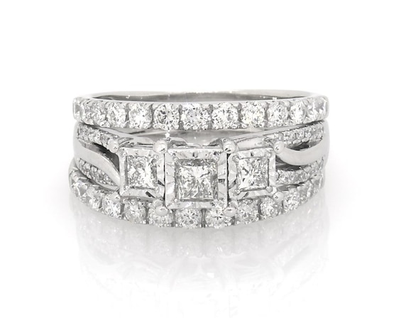 Previously Owned Princess-Cut Diamond Three-Stone Bridal Set 1-5/8 ct tw 14K White Gold Size 8.25