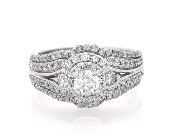 Previously Owned Round-Cut Diamond Halo Bridal Set 1-1/3 ct tw 14K White Gold 8.25