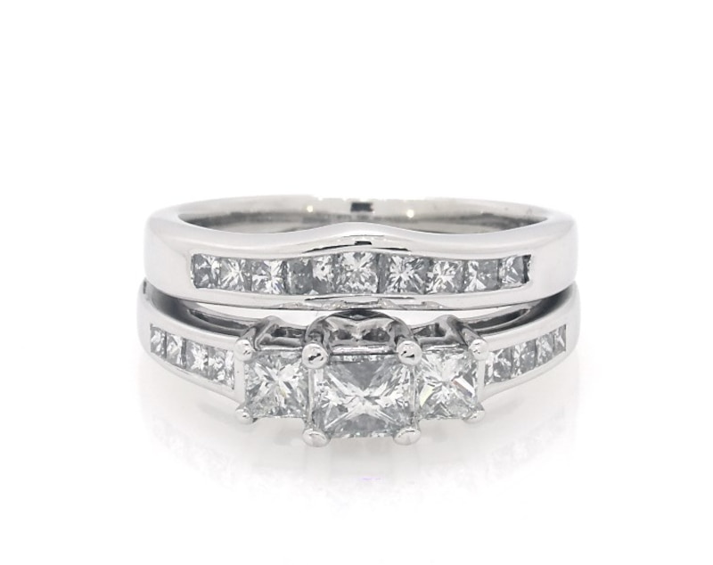 Main Image 1 of Previously Owned Princess-Cut Diamond Three-Stone Bridal Set 1-1/3 ct tw 14K White Gold Size 6.5