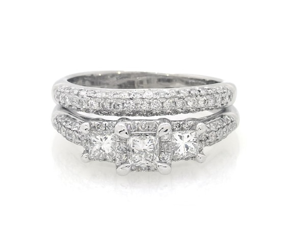 Previously Owned Princess-Cut Diamond Three-Stone Bridal Set 1-1/3 ct tw 14K White Gold Size 7.25