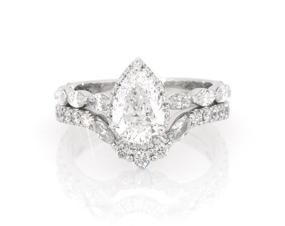 Previously Owned Neil Lane Pear-Shaped Diamond Bridal Set 2 ct tw 14K White Gold Size 5.75