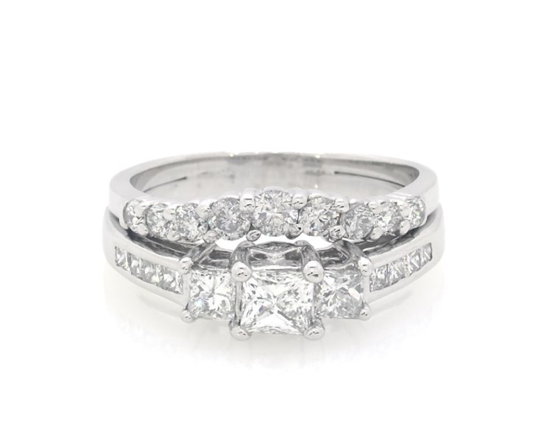 Main Image 1 of Previously Owned Princess-Cut Diamond Three-Stone Bridal Set 1-1/3 ct tw 14K White Gold Size 6.75