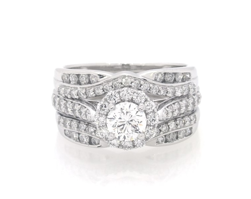 Main Image 1 of Previously Owned Round-Cut Diamond Halo Bridal Set 1 ct tw 14K White Gold Size 4
