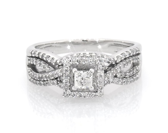 Previously Owned Princess-Cut Diamond Halo Twist Shank Bridal Set 5/8 ct tw 14K White Gold 9