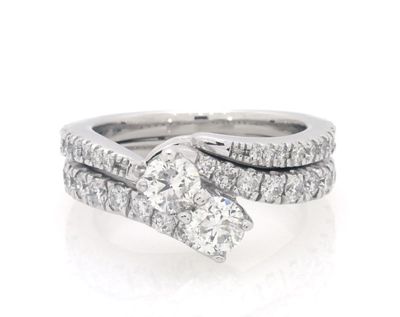Main Image 1 of Previously Owned Round-Cut Diamond Two-Stone Bridal Set 1-3/4 ct tw 14K White Gold Size 6