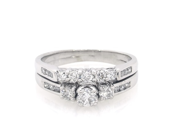 Previously Owned Round-Cut Diamond Three-Stone Bridal Set 7/8 ct tw 14K White Gold 8