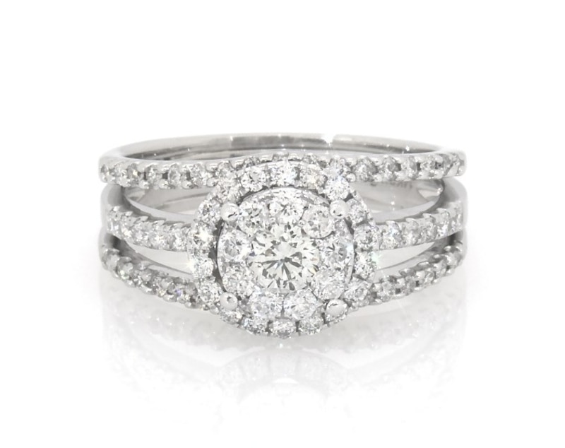 Main Image 1 of Previously Owned Round-Cut Diamond Double Halo Bridal Set 7/8 ct tw 14K White Gold Size 6.5