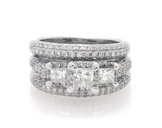 Previously Owned Princess-Cut Diamond Three-Stone Halo Bridal Set 1-3/4 ct tw 14K White Gold Size 5