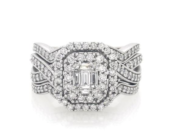 Previously Owned Baguette & Round-Cut Diamond Double Halo Bridal Set 1-1/3 ct tw 14K White Gold Size 7.5