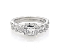 Previously Owned Neil Lane Princess-Cut Diamond Halo Bridal Set 7/8 ct tw 14K White Gold Size 5.25