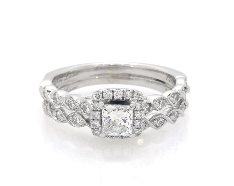 Main Image 1 of Previously Owned Neil Lane Princess-Cut Diamond Halo Bridal Set 7/8 ct tw 14K White Gold Size 5.25