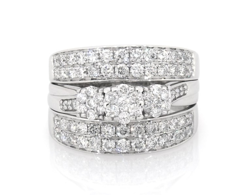 Main Image 1 of Previously Owned Multi-Diamond Trio Bridal Set 1-1/4 ct tw 10K White Gold Size 6.25