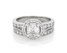 Previously Owned Round-Cut Diamond Halo Bridal Set 1-1/3 ct tw 14K White Gold Size 5.75