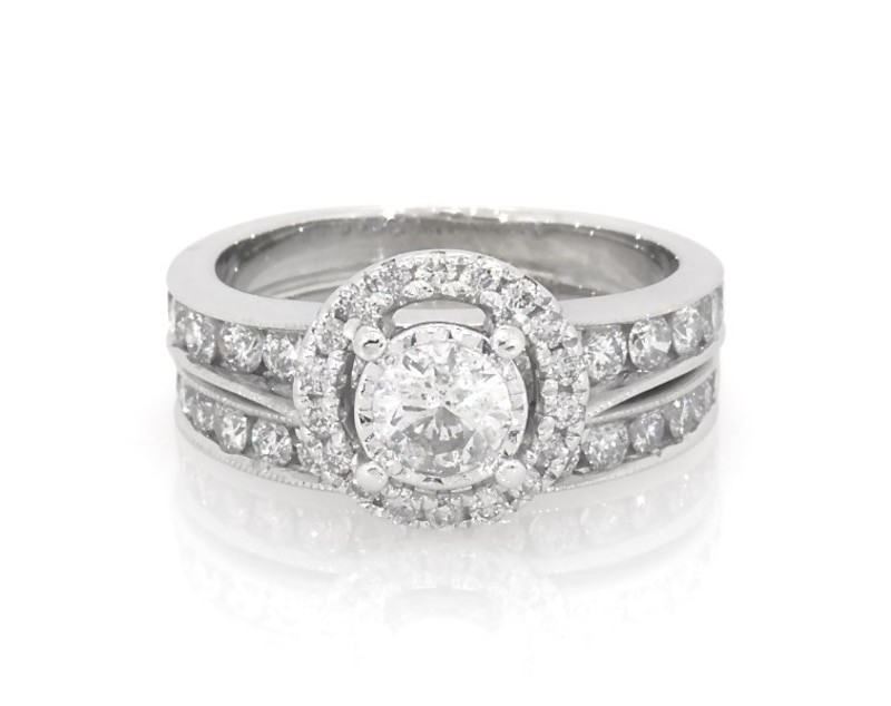 Main Image 1 of Previously Owned Round-Cut Diamond Halo Bridal Set 1-1/3 ct tw 14K White Gold Size 5.75