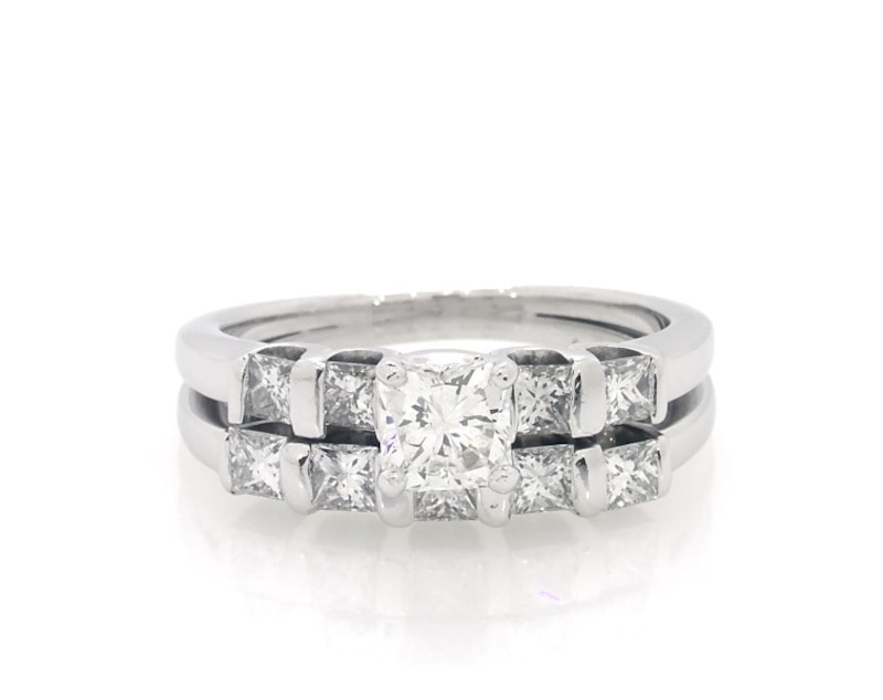 Main Image 1 of Previously Owned Princess-Cut Diamond Bridal Set 1-1/6 ct tw 14K White Gold Size 5.25