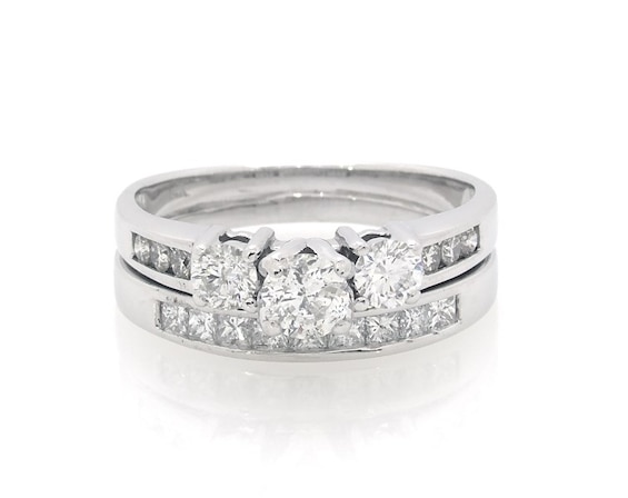 Previously Owned Round-Cut Diamond Three-Stone Bridal Set 1-3/8 ct tw 14K White Gold Size 9