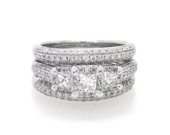 Previously Owned Princess-Cut Diamond Three-Stone Halo Bridal Set 1-3/4 ct tw 14K White Gold Size 6.5