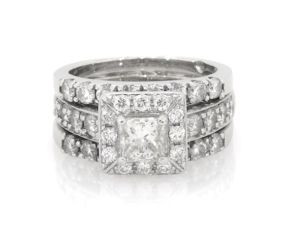 Previously Owned The LEO Diamond Princess-Cut Bridal Set 2-1/8 ct tw 14K White Gold Size 5.75