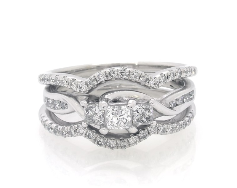 Main Image 1 of Previously Owned Princess-Cut Diamond Three-Stone Bridal Set 7/8 ct tw 10K White Gold Size 6.75