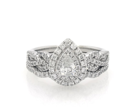 Previously Owned Neil Lane Pear-Shaped Diamond Bridal Set 7/8 ct tw 14K White Gold Size 6.5