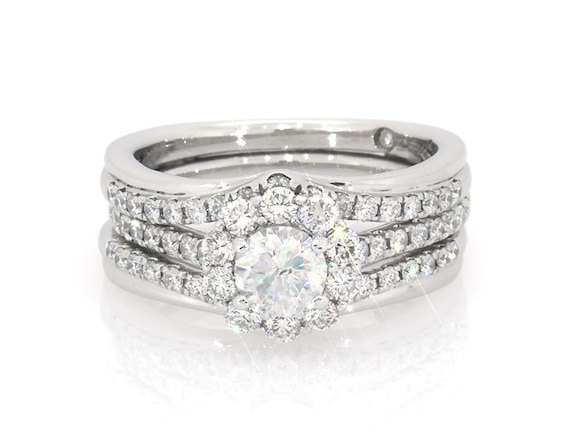 Previously Owned Round-Cut Diamond Halo Bridal Set 1-1/3 ct tw 14K White Gold Size 6.75
