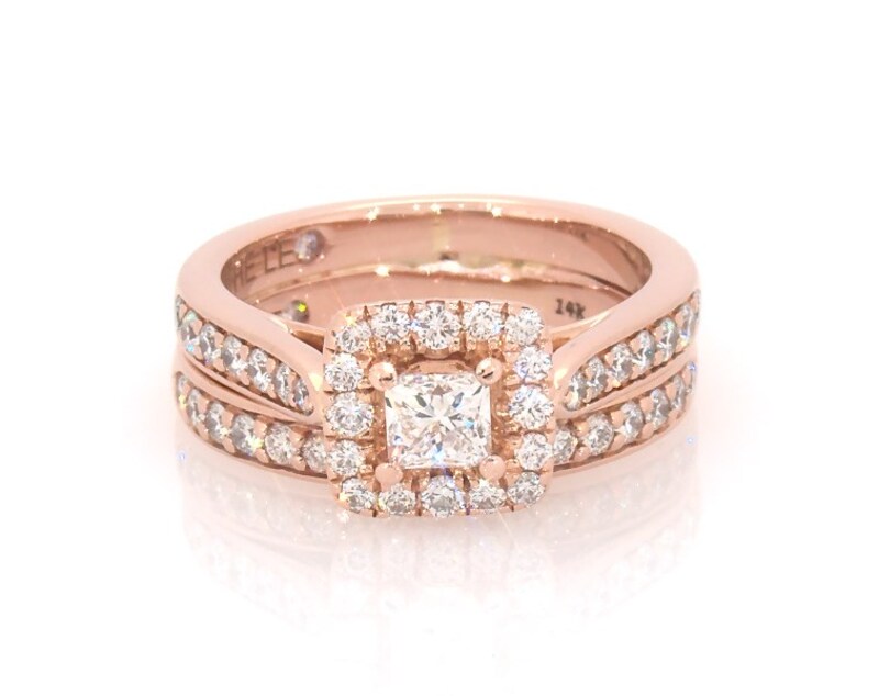 Previously Owned THE LEO Diamond Princess-Cut Halo Bridal Set 7/8