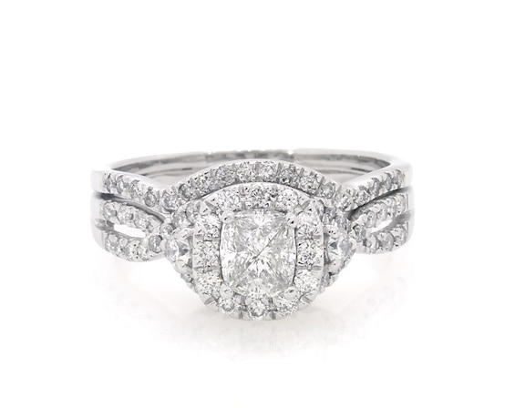Previously Owned Pie-Cut Multi-Diamond Halo Bridal Set 7/8 ct tw 14K White Gold Size 8.75