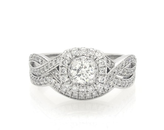 Previously Owned Neil Lane Round-Cut Diamond Halo Bridal Set 7/8 ct tw 14K White Gold Size