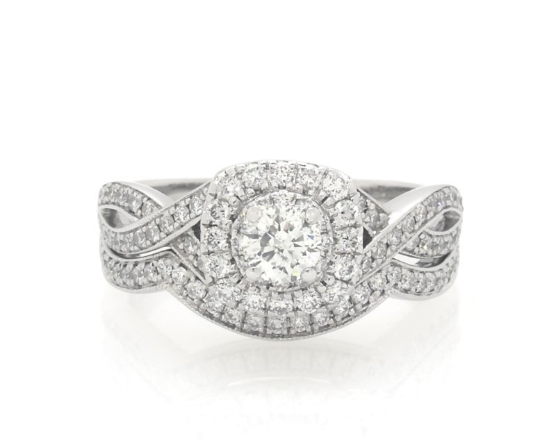 Main Image 1 of Previously Owned Neil Lane Round-Cut Diamond Halo Bridal Set 7/8 ct tw 14K White Gold Size 6.5