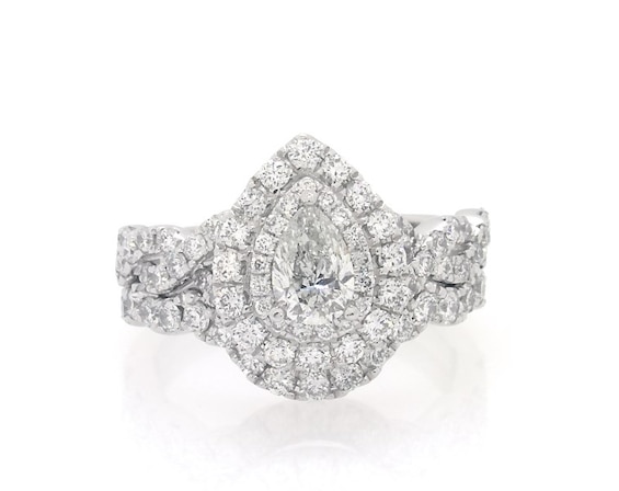 Previously Owned Neil Lane Pear-Shaped Diamond Double Halo Bridal Set 1-5/8 ct tw 14K White Gold Size 5.25
