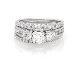 Previously Owned Round-Cut Diamond Three-Stone Bridal Set 1-3/8 ct tw 14K White Gold Size 4.75
