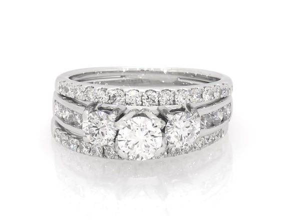 Previously Owned Round-Cut Diamond Three-Stone Bridal Set 1-3/8 ct tw 14K White Gold 4.75