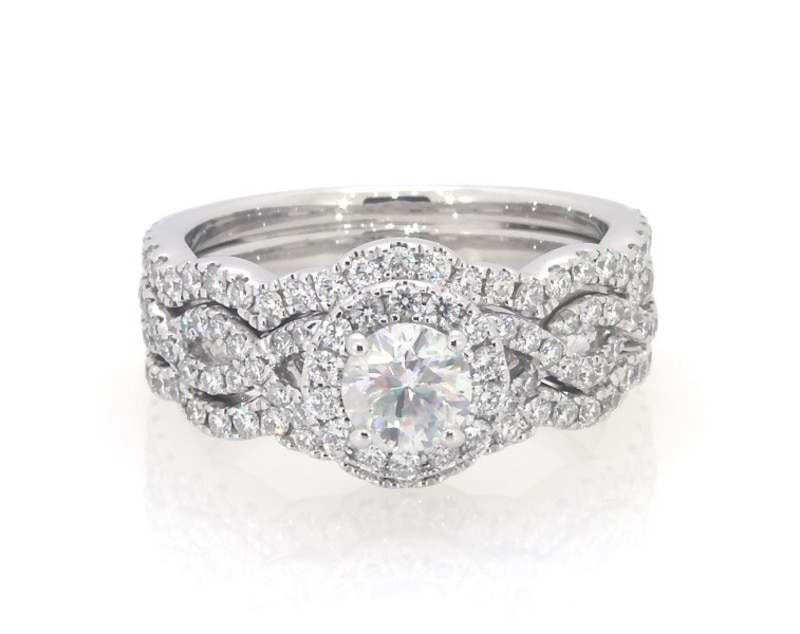 Main Image 1 of Previously Owned THE LEO First Light Diamond Round-Cut Halo Bridal Set 1-1/6 ct tw 14K White Gold Size 5.25