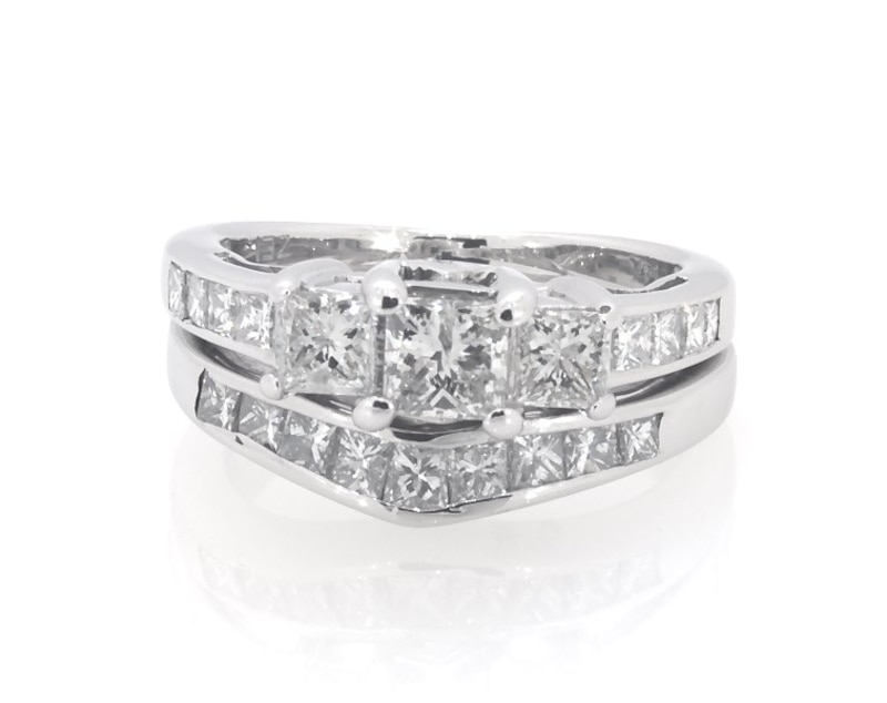 Main Image 1 of Previously Owned Princess-Cut Diamond Three-Stone Bridal Set 1-1/3 ct tw 14K White Gold Size 3