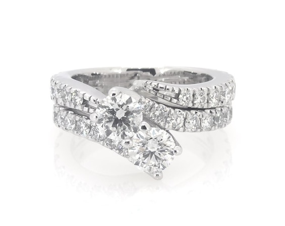 Previously Owned Ever Us Round-Cut Diamond Two-Stone Bridal Set 2-1/2 ct tw 14K White Gold Size 5.75