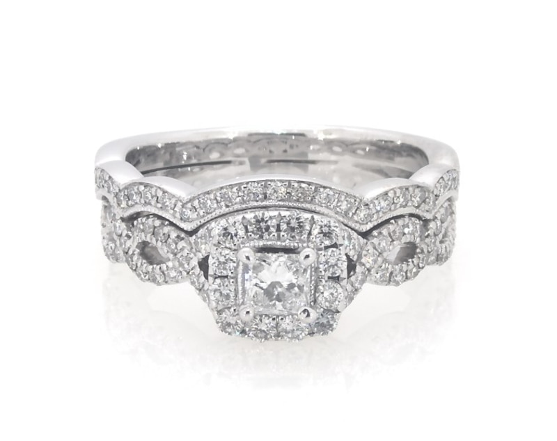 Main Image 1 of Previously Owned Neil Lane Princess-Cut Diamond Halo Bridal Set 7/8 ct tw 14K White Gold Size 6.25