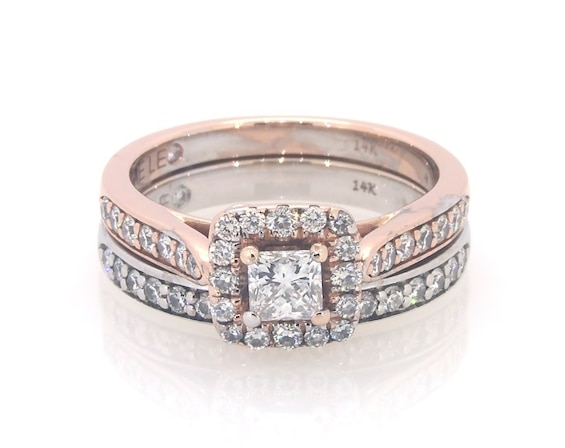 Previously Owned THE LEO Diamond Princess-Cut Halo Bridal Set 7/8 ct tw 14K Two-Tone Gold Size 6.5