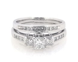 Previously Owned Princess-Cut Diamond Three-Stone Bridal Set 1-1/5 ct tw 10K White Gold Size 7.75