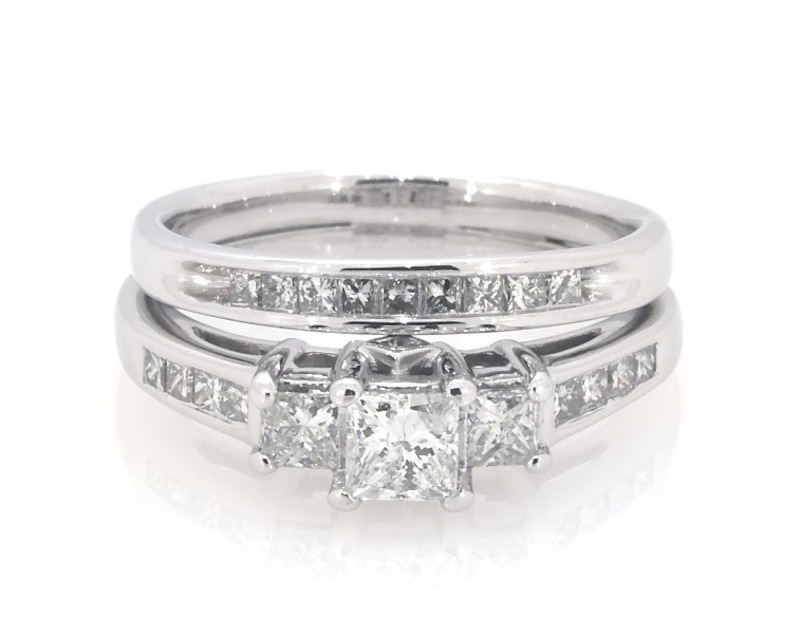 Main Image 1 of Previously Owned Princess-Cut Diamond Three-Stone Bridal Set 1-1/5 ct tw 10K White Gold Size 7.75