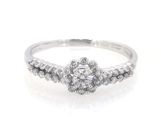 Previously Owned Round-Cut Diamond Halo Bridal Set 3/8 ct tw 10K White Gold Size 8.75