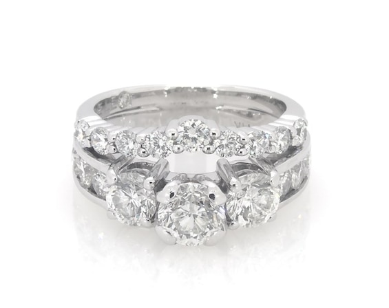 Previously Owned Round-Cut Diamond Three-Stone Bridal Set 2-3/8 ct tw 14K White Gold Size 4.75