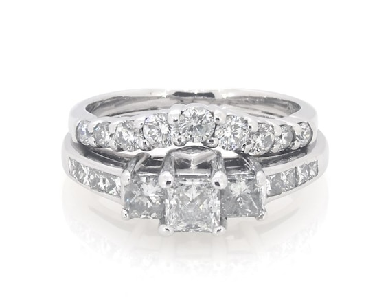 Previously Owned Princess-Cut Diamond Three-Stone Bridal Set 1-1/3 ct tw 14K White Gold Size 5.25
