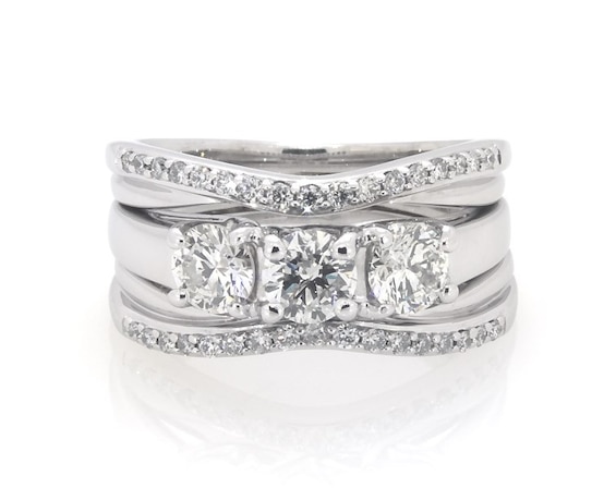 Previously Owned Round-Cut Diamond Three-Stone Bridal Set 1-1/8 ct tw 14K White Gold Size 4.75