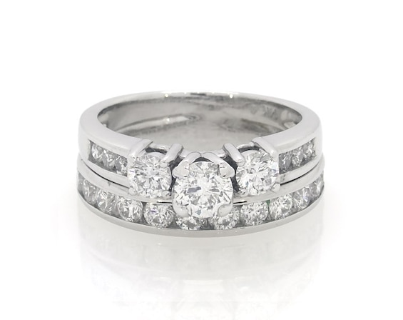 Previously Owned Round-Cut Three-Stone Diamond Bridal Set 1-7/8 ct tw 14K White Gold Size 7